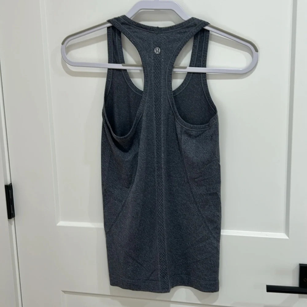 Lulu swiftly tank - Picture 2 of 2